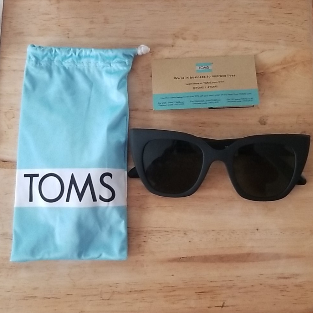 NWT TOMS Sydney Sunglasses